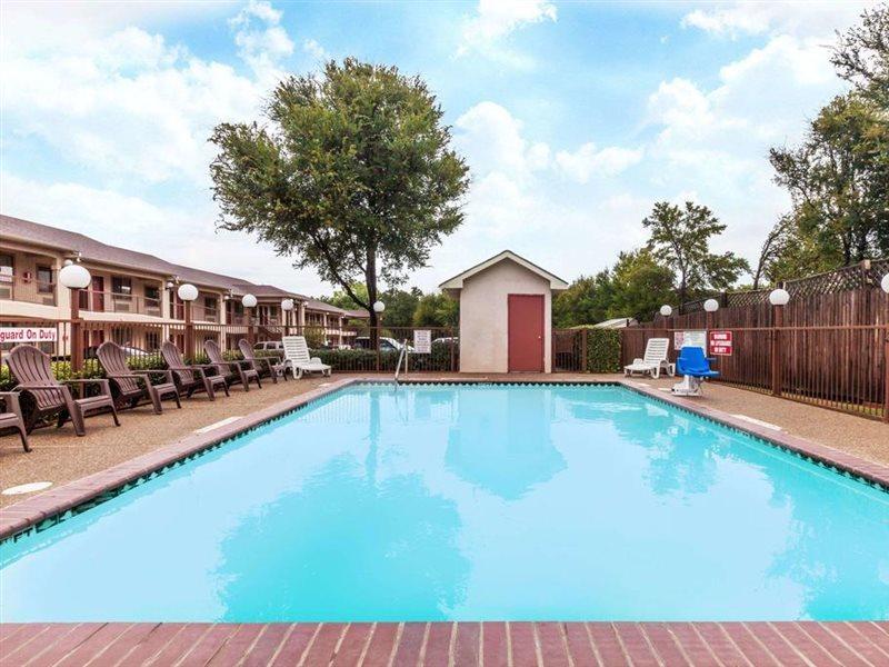 Hotel Super 8 By Wyndham Arlington East Extérieur photo