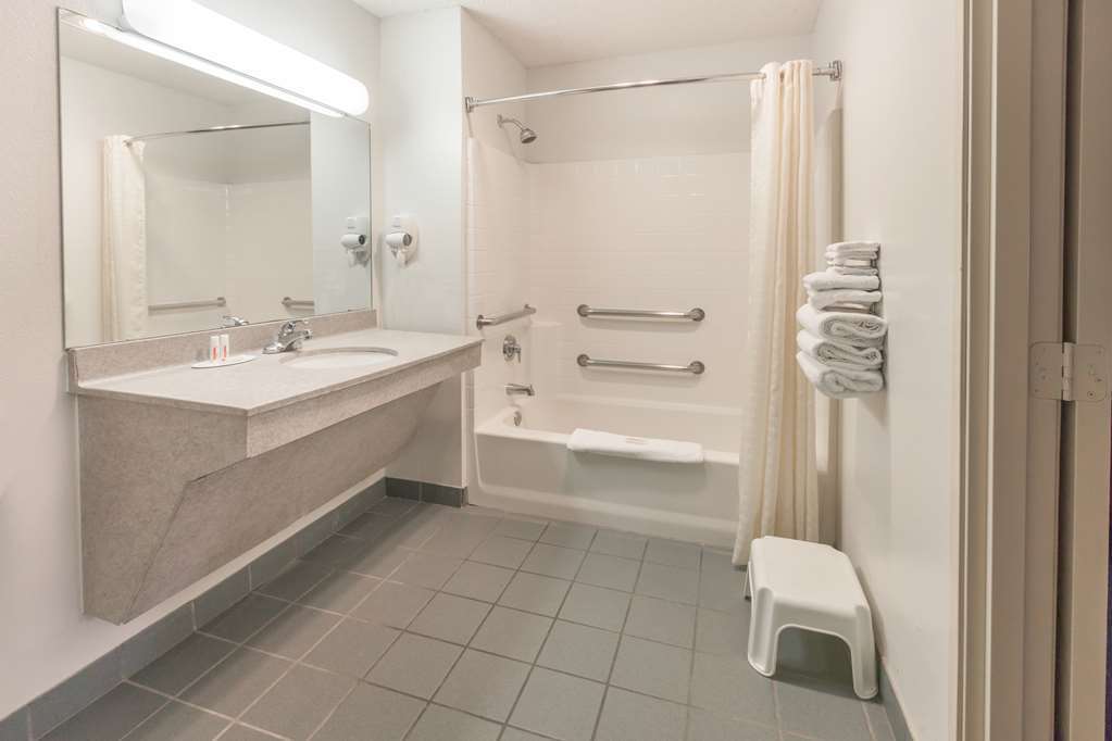 Hotel Super 8 By Wyndham Arlington East Chambre photo