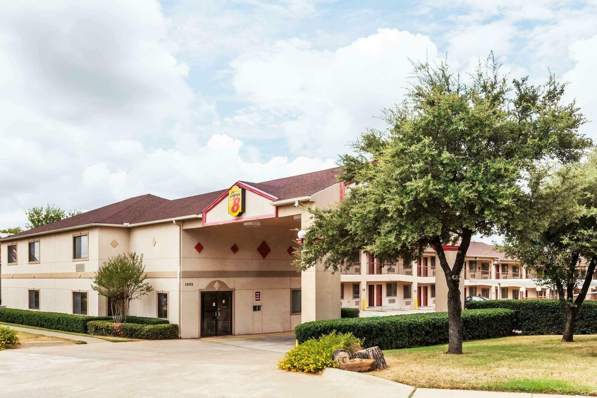 Hotel Super 8 By Wyndham Arlington East Extérieur photo